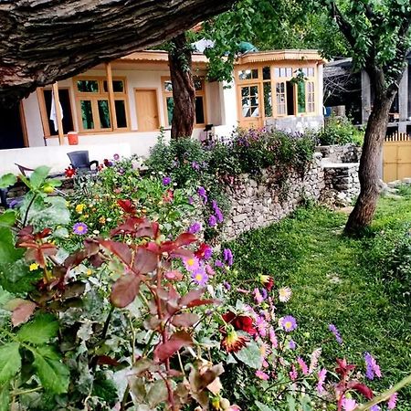 Mountain Refuge Guest House Karimabad  Bagian luar foto